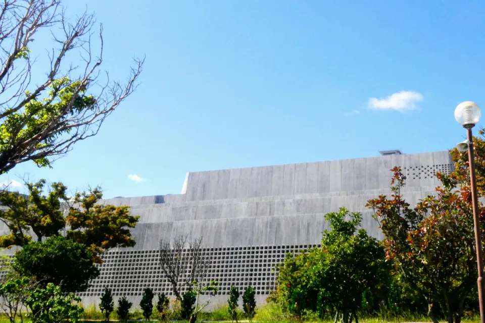 沖縄県立博物館・美術館(おきみゅー)