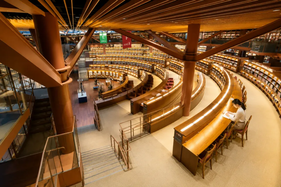 石川県立図書館