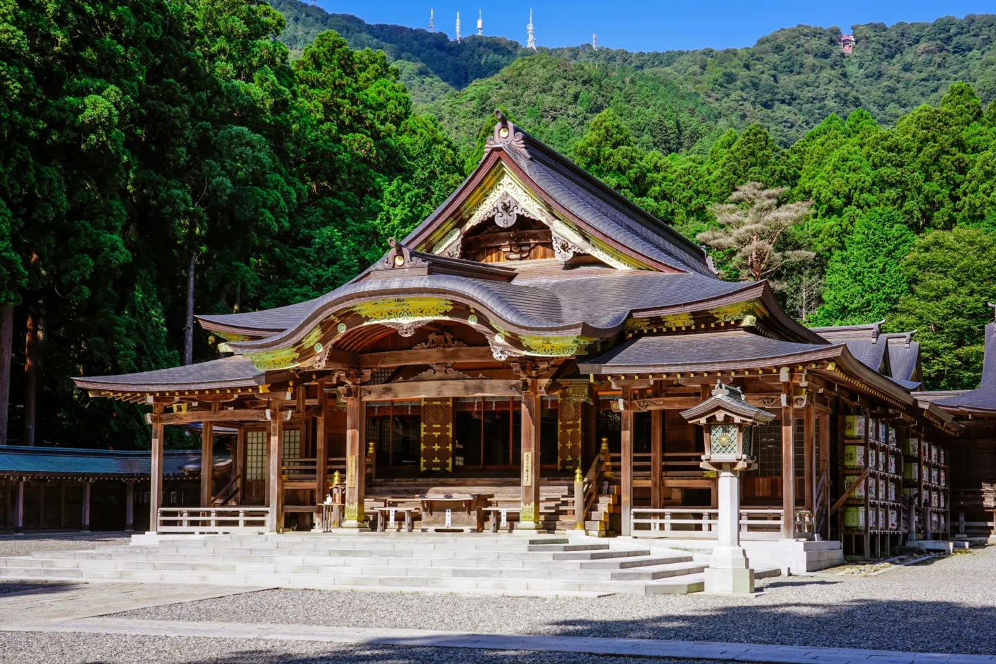 彌彦神社