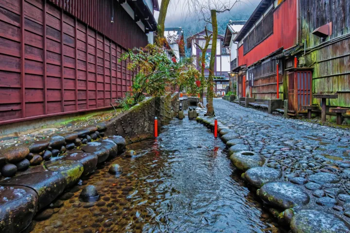 やなか水のこみち