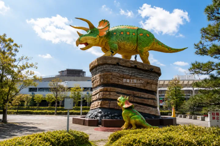 福井駅西口 恐竜広場