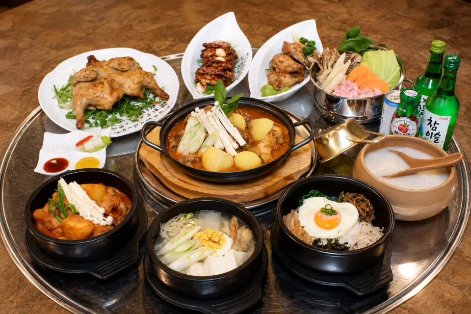 秋田キャッスルホテルの韓国料理の盛り合わせ
