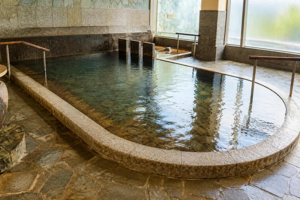 天橋立ホテルの石造りの内湯