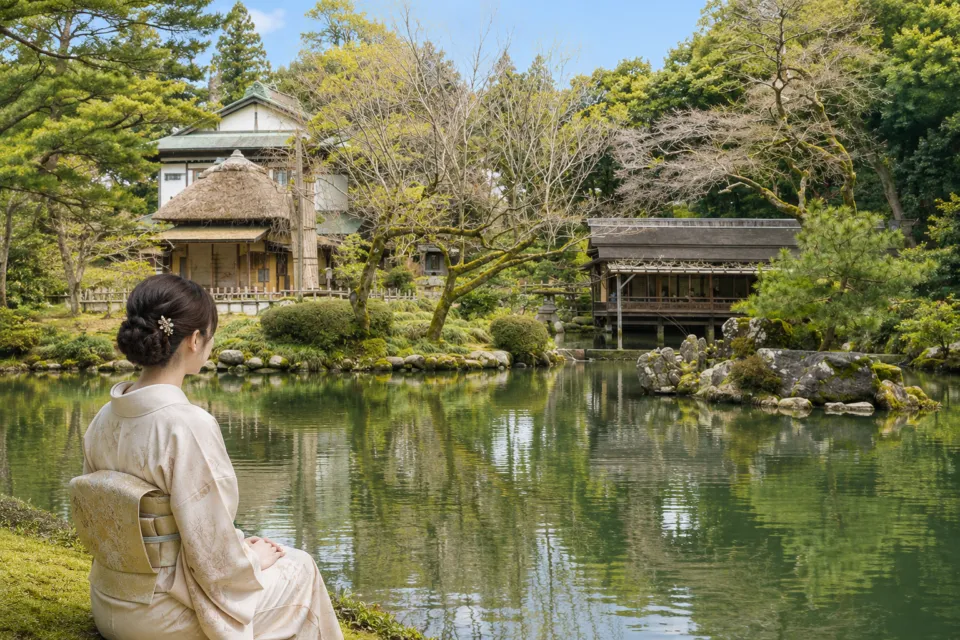 飛騨亭 花扇の池を望む日本庭園で過ごす様子