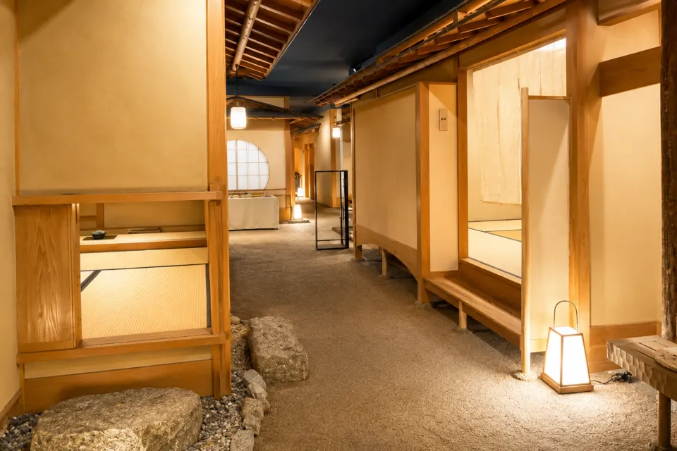 本陣平野屋 花兆庵の和のしつらえの館内通路