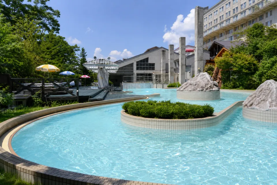 ホテルサンバレー那須の屋外温泉プール
