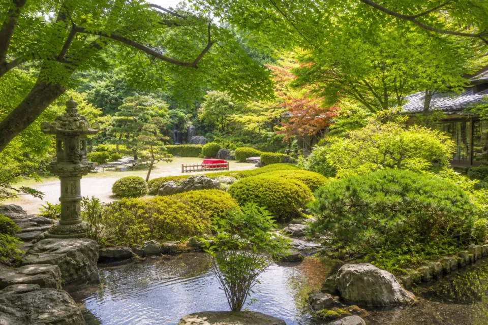 鬼怒川グランドホテル 夢の季の春の日本庭園