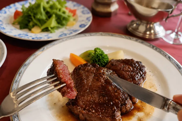 飛騨牛ステーキ専門店 キッチン飛騨の焼きたての飛騨牛ステーキ