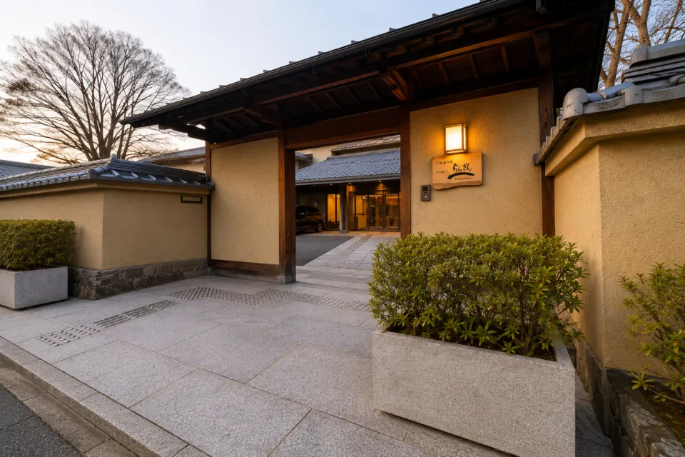 京都・嵐山 ご清遊の宿 らんざんの正面入口