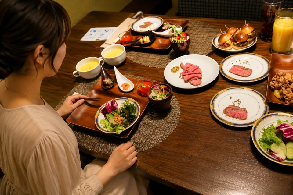 京都センチュリーホテルの食事を楽しむ利用風景