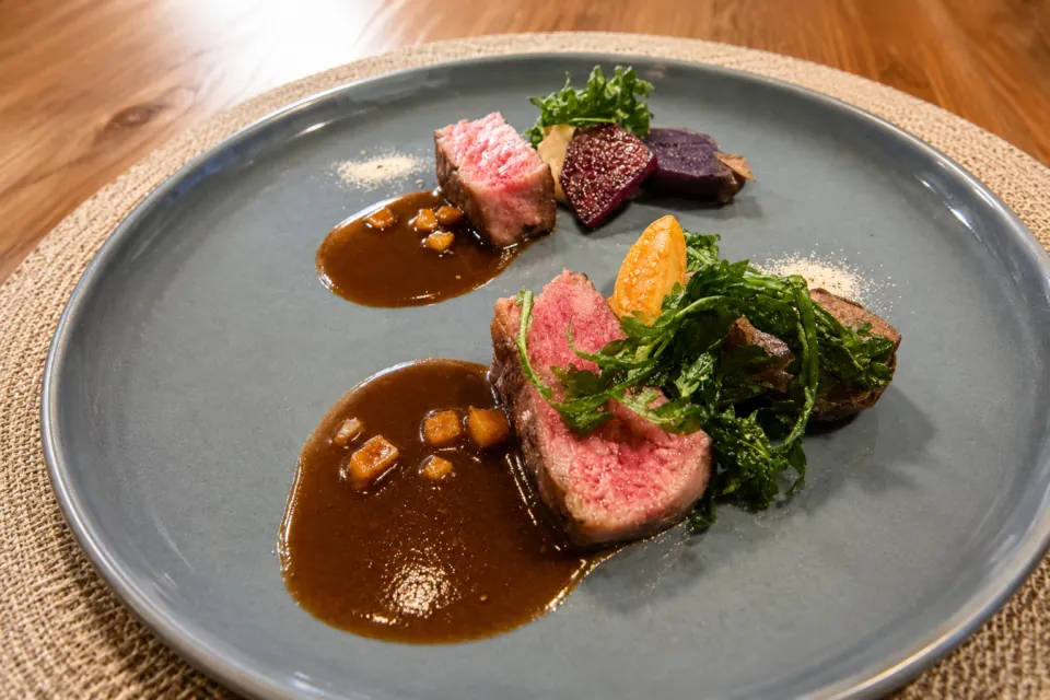 旧軽井沢KIKYOキュリオ・コレクションbyヒルトンの牛肉料理