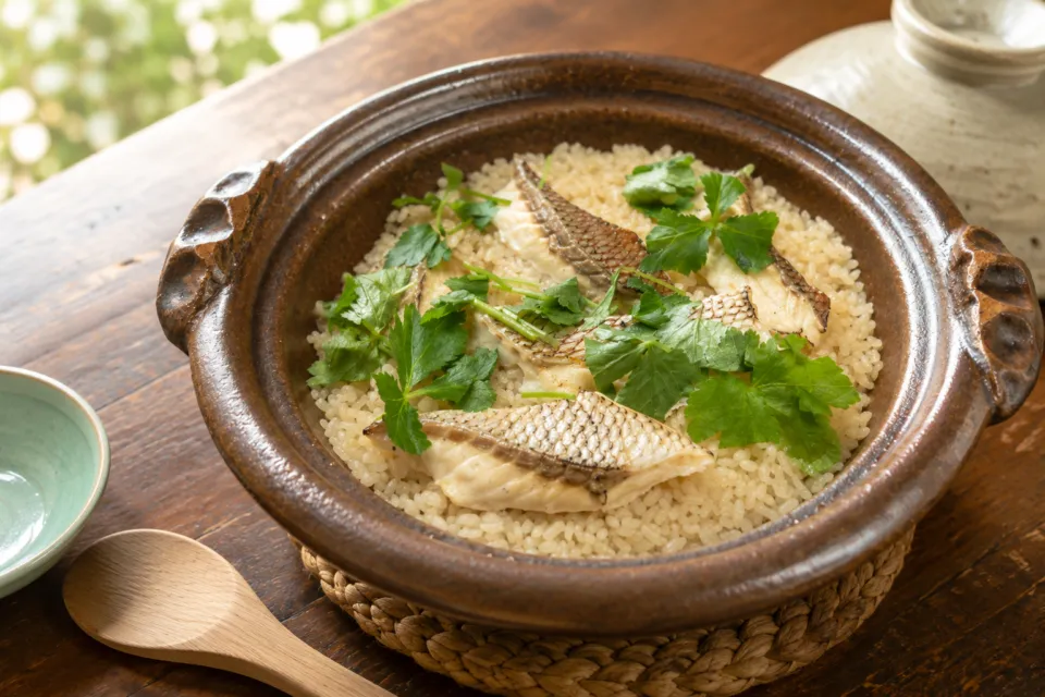 汀邸 遠音近音の土鍋で炊いた魚の炊き込みご飯