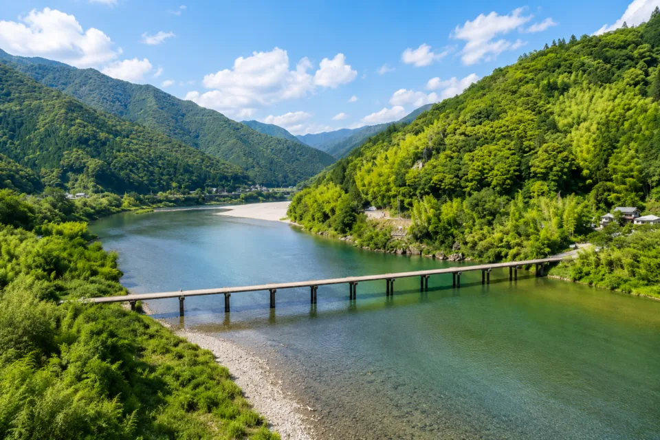 名越屋沈下橋