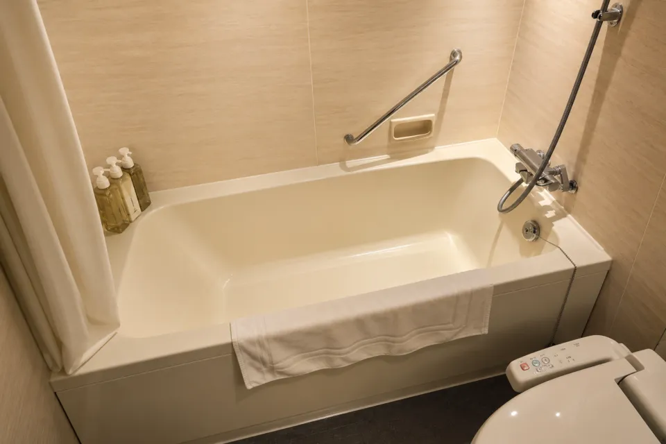 名古屋東急ホテルの客室浴槽