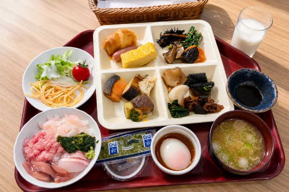 男鹿温泉 結いの宿 別邸つばきの和食を中心とした朝食