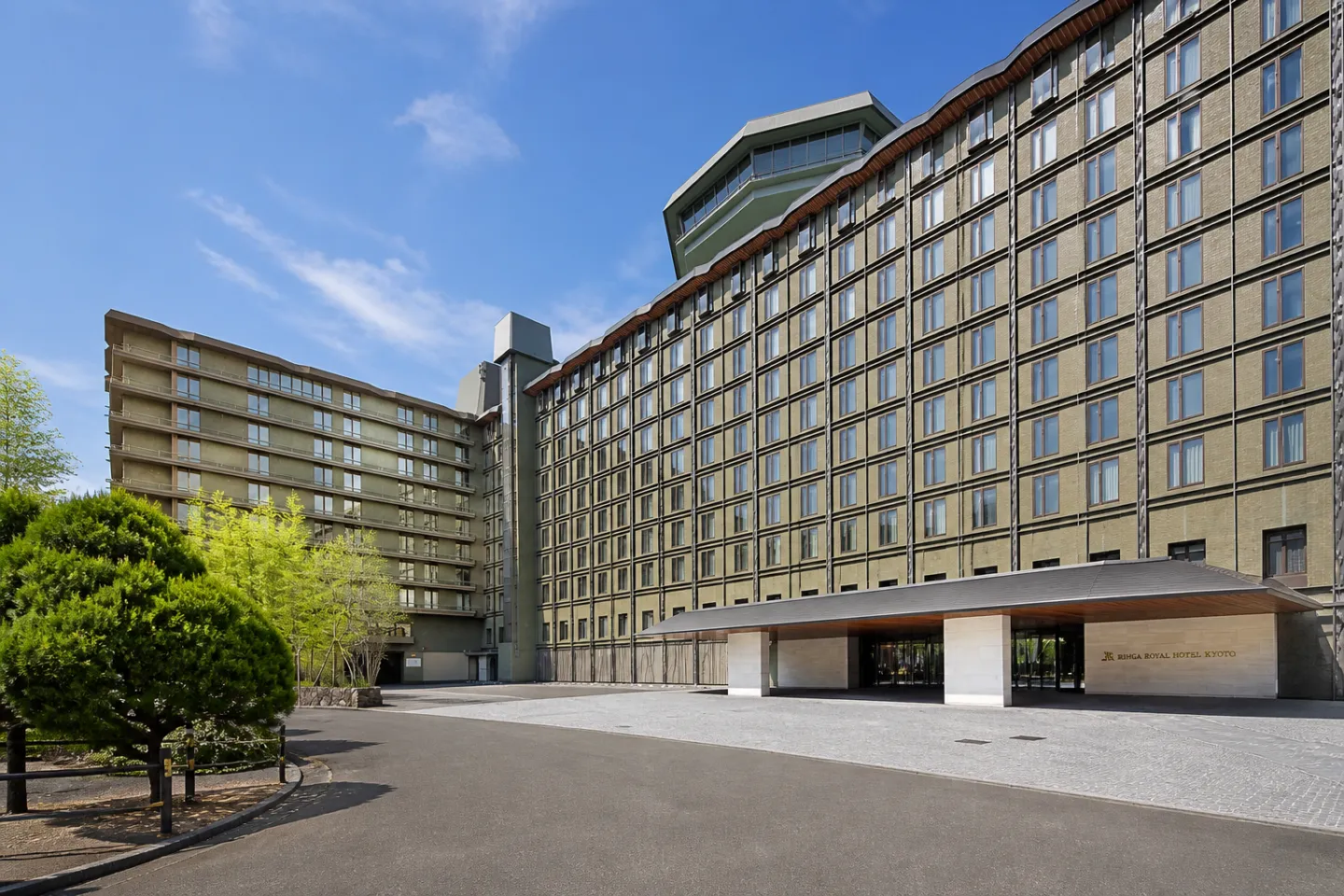 リーガロイヤルホテル京都の正面外観