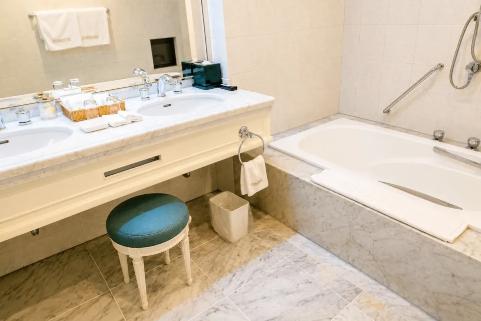 THE SAIHOKUKAN HOTELの客室バスルーム