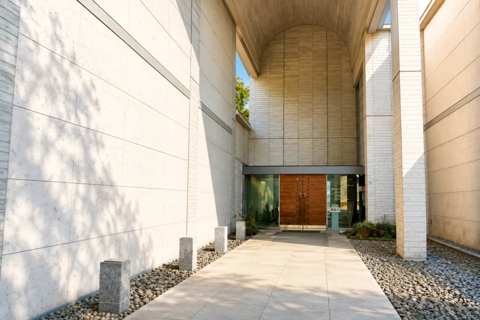富岡市立美術博物館(福沢一郎記念美術館)