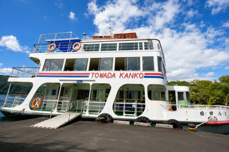 十和田湖遊覧船