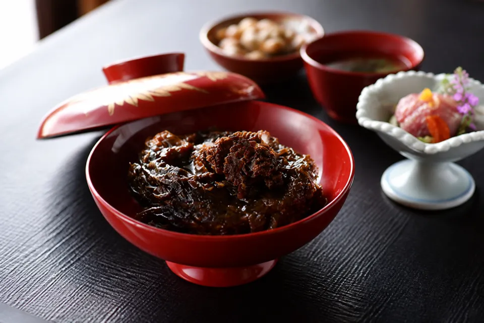 会津東山温泉 向瀧の鯉の甘煮