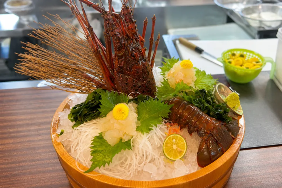 味処 あらしの伊勢海老の刺身