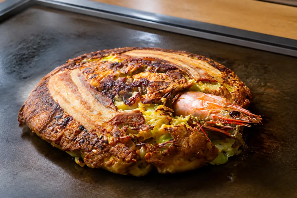 味乃家 本店の特選ミックスお好み焼き
