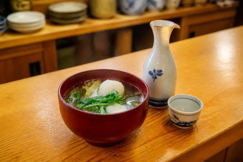 郷土料理と日本酒 町家の特製山菜たっぷり塩だまこ