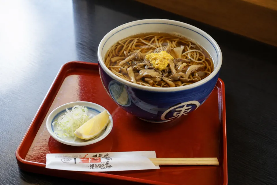 東家 本店のヴィーガンきのこそば