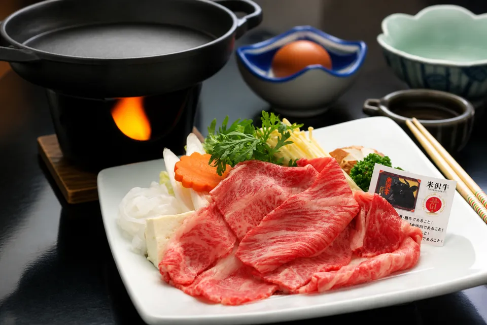 美湯美食の離れ宿 河鹿荘の夕食で提供される米沢牛