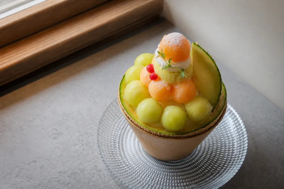 cafe ことだまの果物と氷を重ねたパッピンス