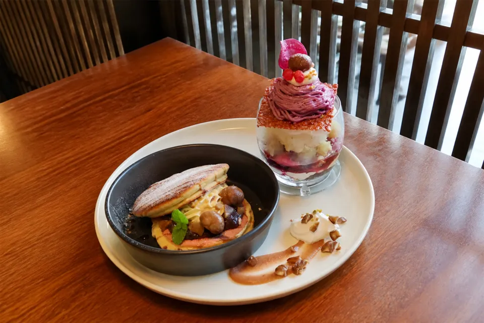 cafe ことだまの季節の果物を使ったcafe ことだまのデザート