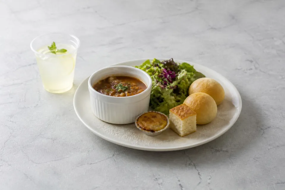 地中カフェのモネプレートなど現行軽食メニュー