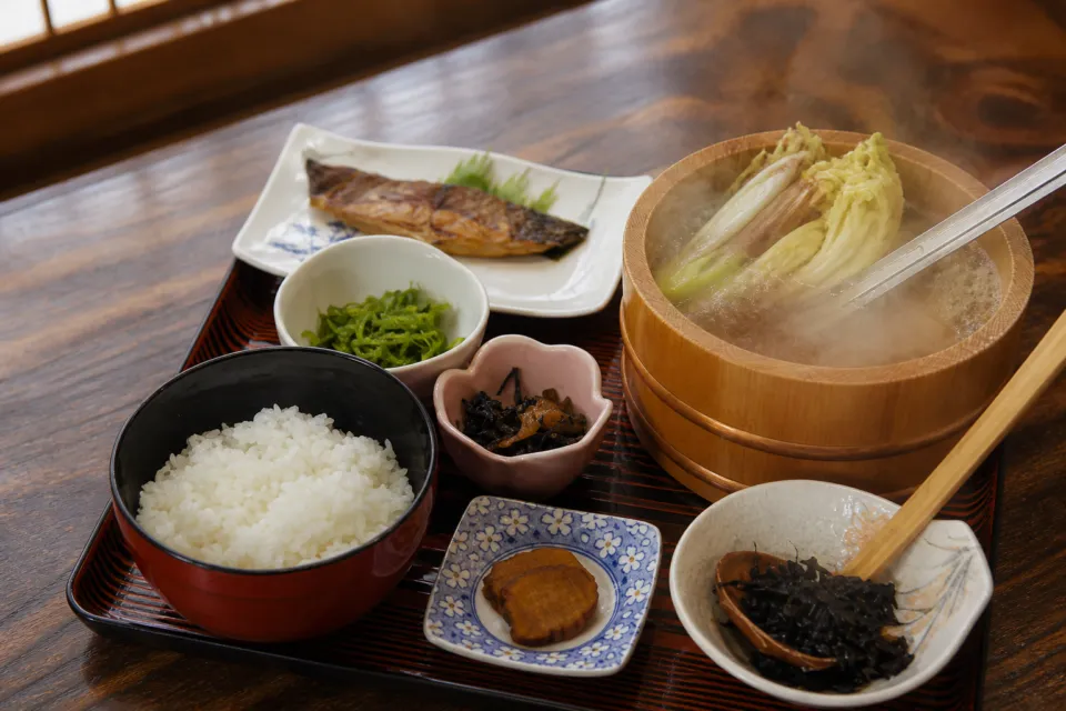 ドライブイン灯台荘の団体向け石焼料理定食