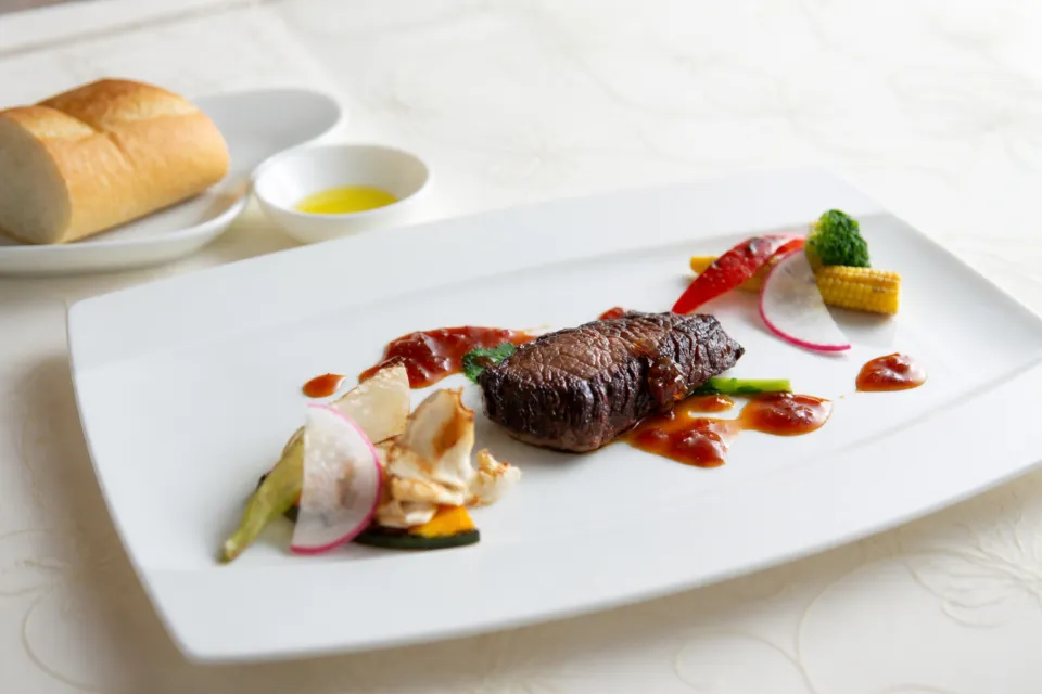 フレンチ奥村邸の肉料理