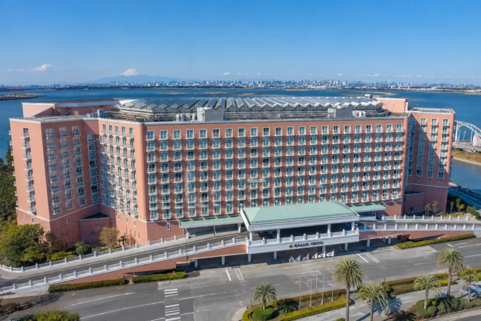 グランドニッコー東京ベイ 舞浜の東京湾に面したホテル外観