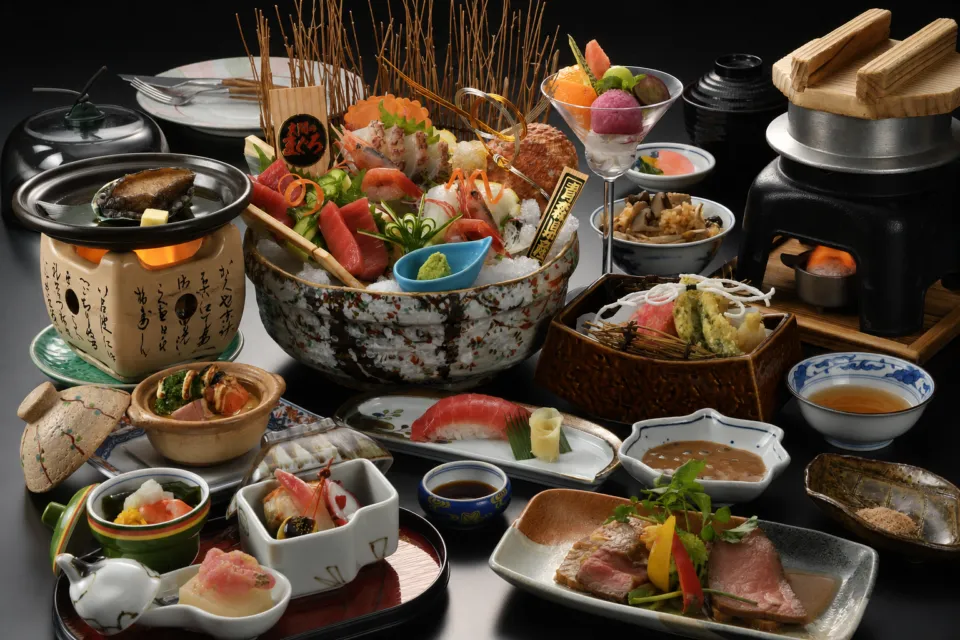 グランドサンピア八戸の海鮮を盛り込んだ会席料理