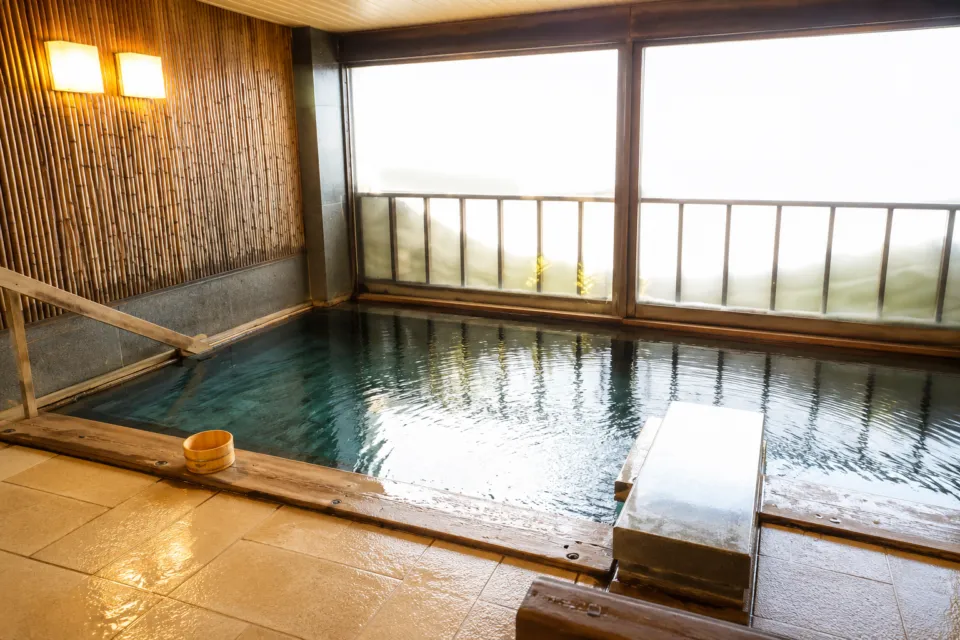 八甲田ホテルの窓際の内湯