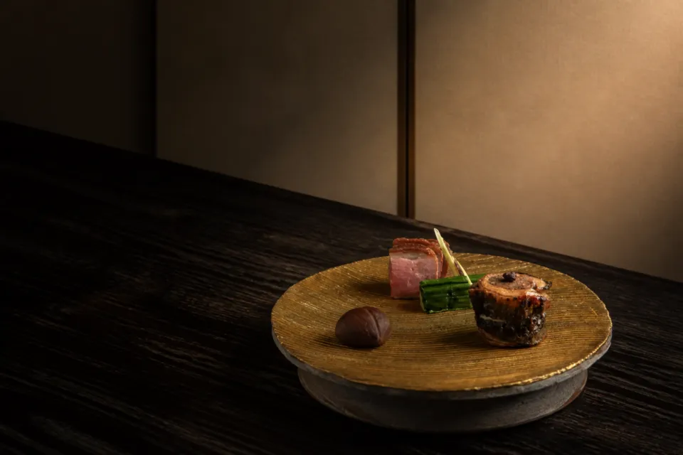 星のや京都の冬の夕食に供される主菜