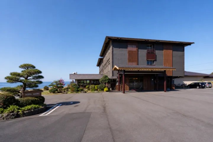 HOTEL AZUMAの正面外観