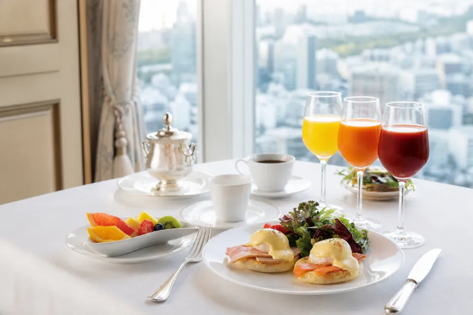 ホテル阪急インターナショナルのエッグベネディクト朝食