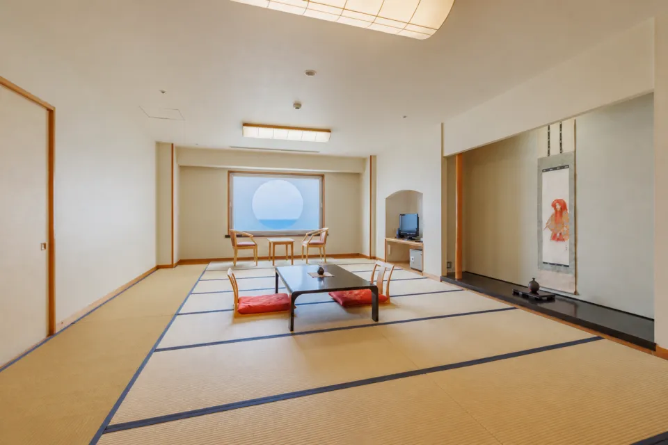 HOTEL OOSADOのオーシャンフロント ラージ和室の広い畳空間