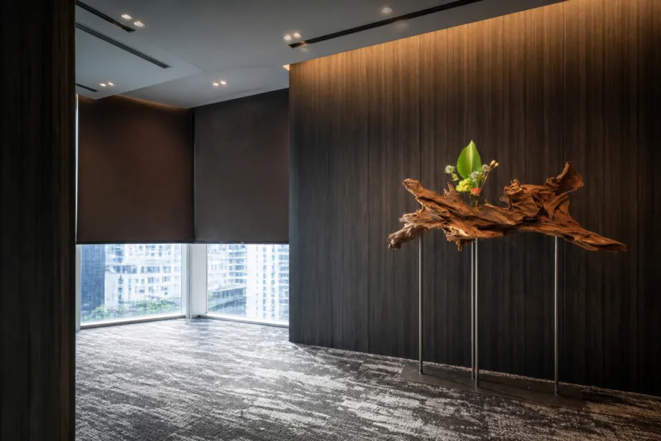 ホテルロイヤルクラシック大阪の館内アート