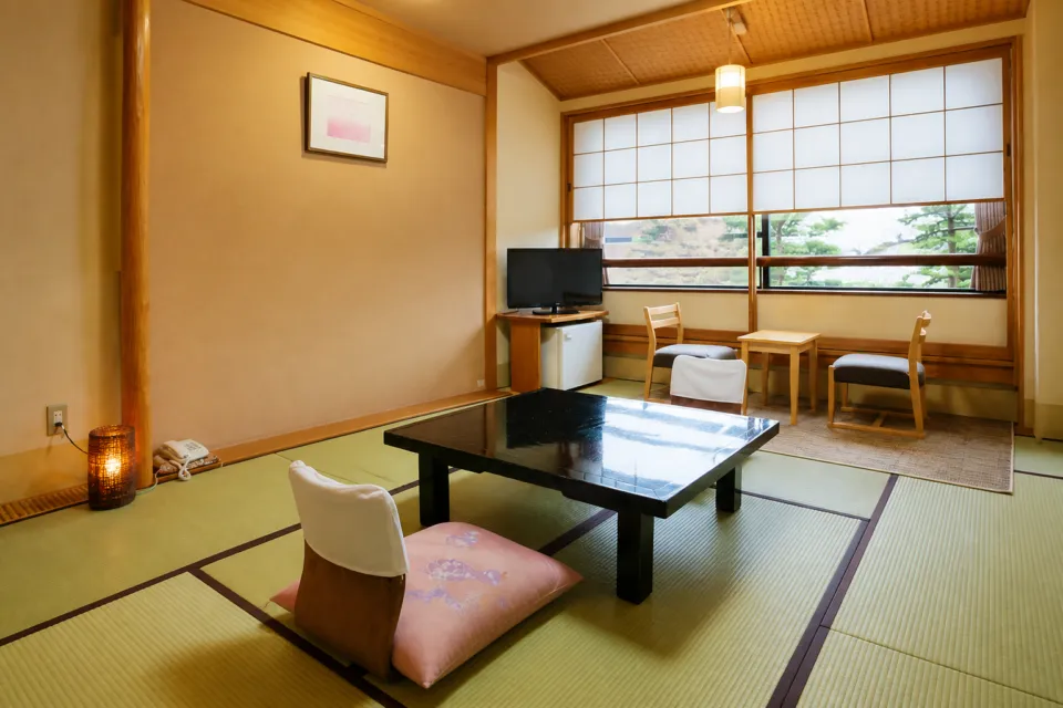 ホテル櫻井の本客殿10畳タイプ和室