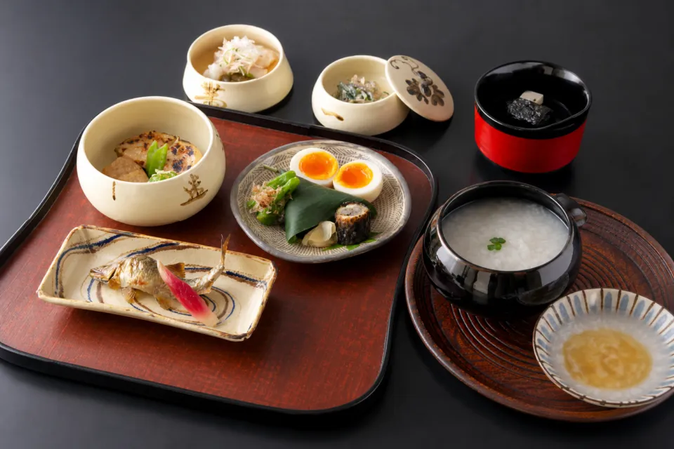 瓢亭 本店の瓢亭玉子を含む懐石料理