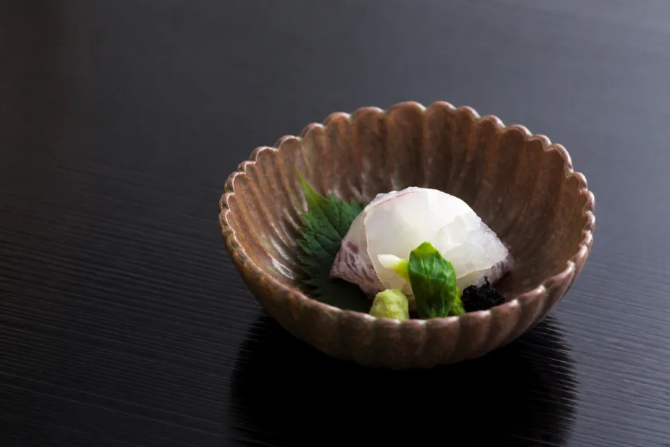 瓢亭 本店の刺身の一皿