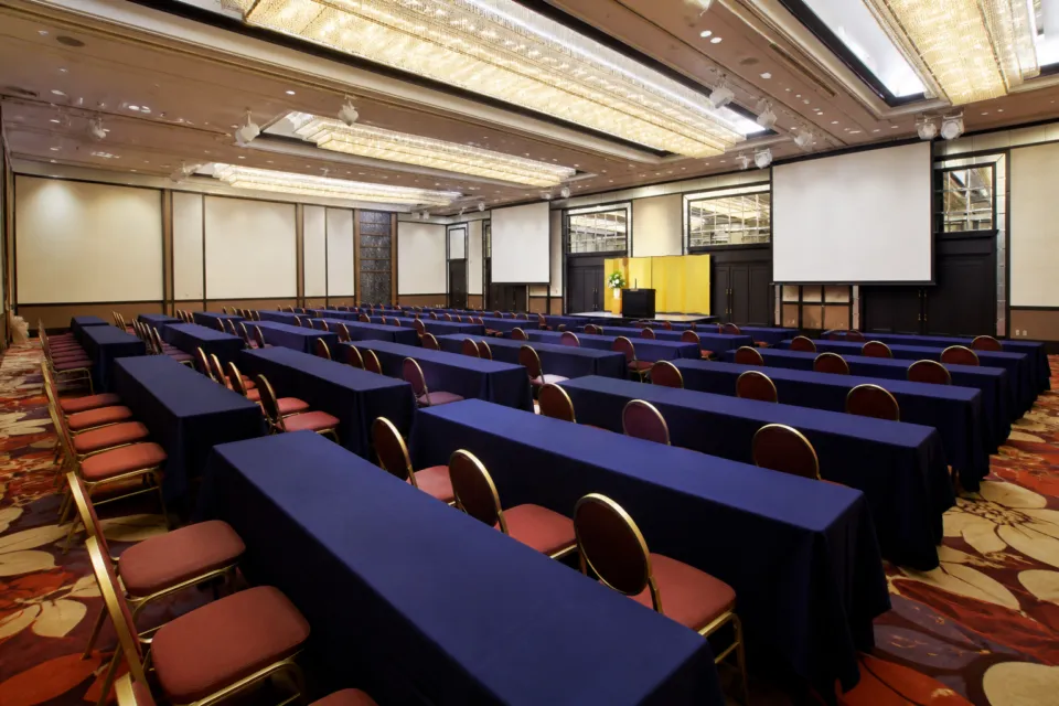 JRホテルクレメント徳島のスクール形式の宴会場