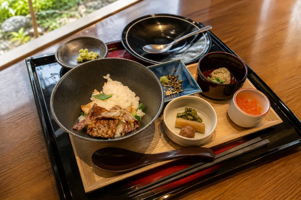 鏡ヶ浦温泉 rokuzaのご飯と小鉢の朝食