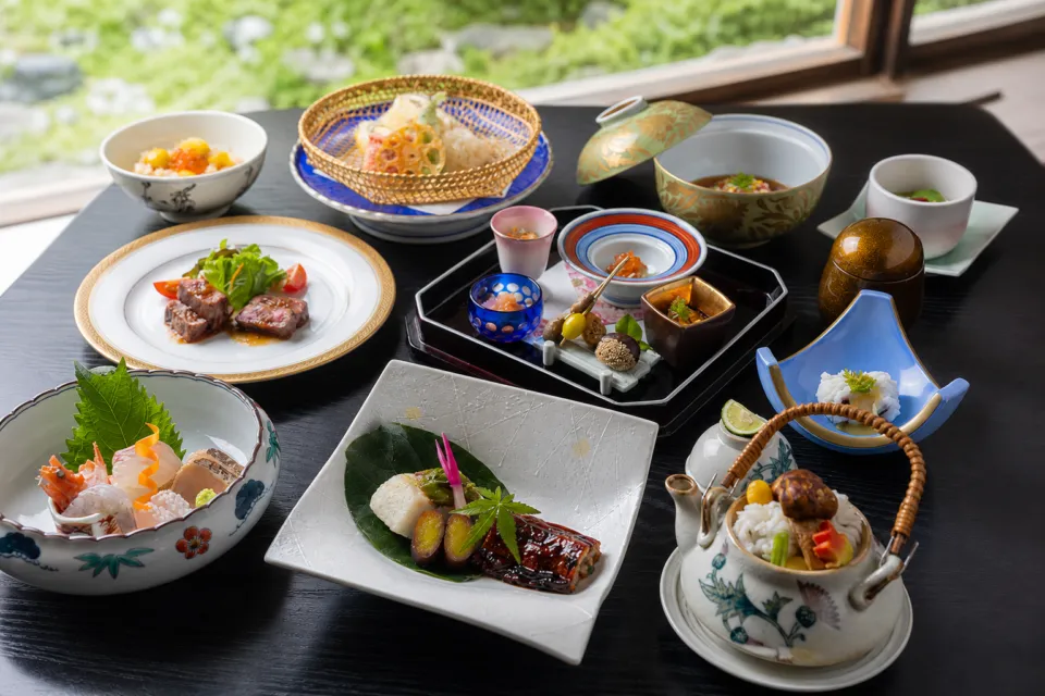 海軍さんの料亭 五月荘の夜会席