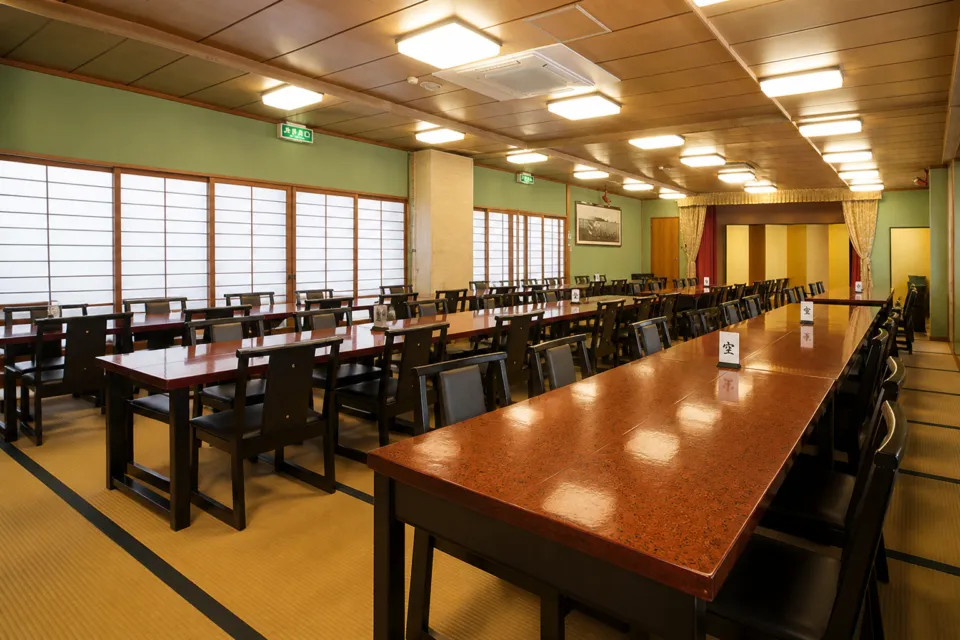海軍さんの料亭 五月荘の宴会用大広間