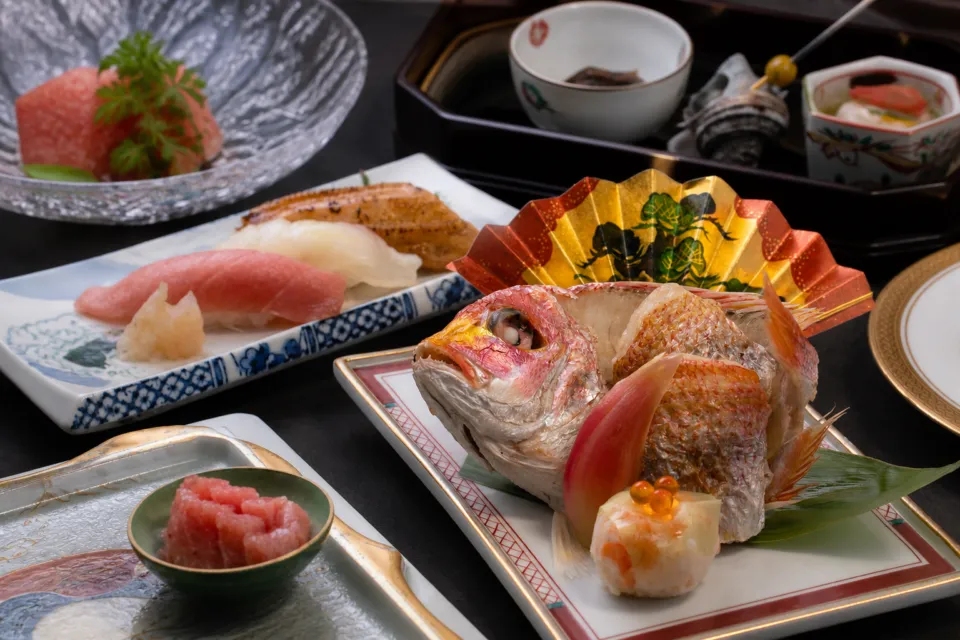 海軍さんの料亭 五月荘の鯛料理